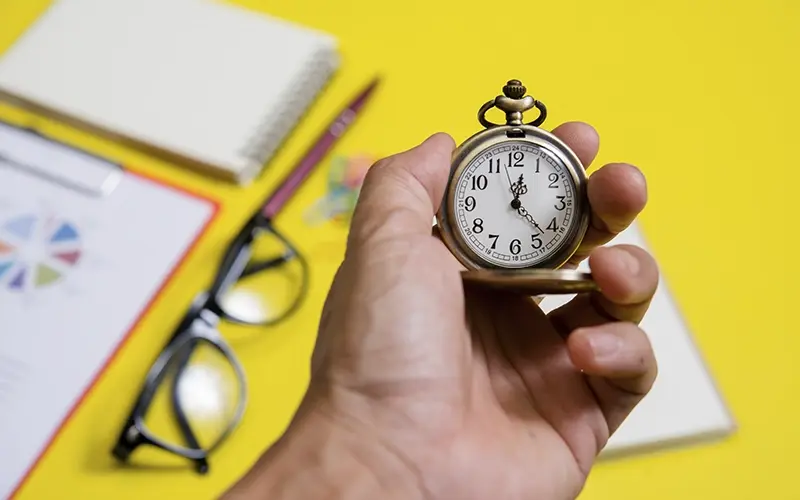 Time-Efficient Processes with Fast Publications